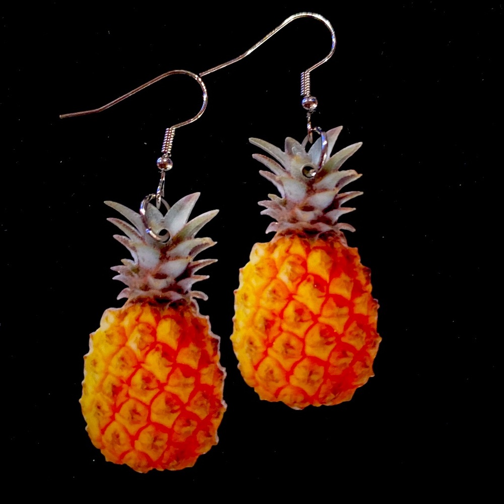 Cute pineapple 🍍 earrings surgical steel posts